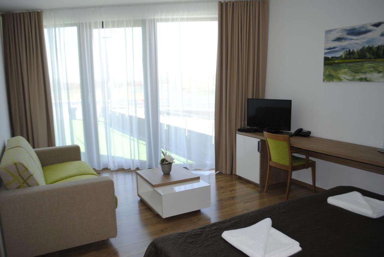 Hotel Golf Jezera Ostrožská Nová Ves Bagian luar foto