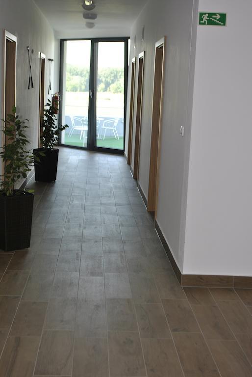 Hotel Golf Jezera Ostrožská Nová Ves Bagian luar foto