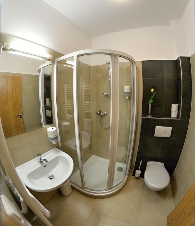 Hotel Golf Jezera Ostrožská Nová Ves Ruang foto