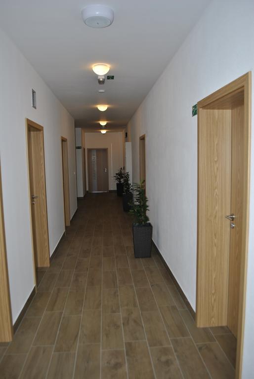 Hotel Golf Jezera Ostrožská Nová Ves Bagian luar foto